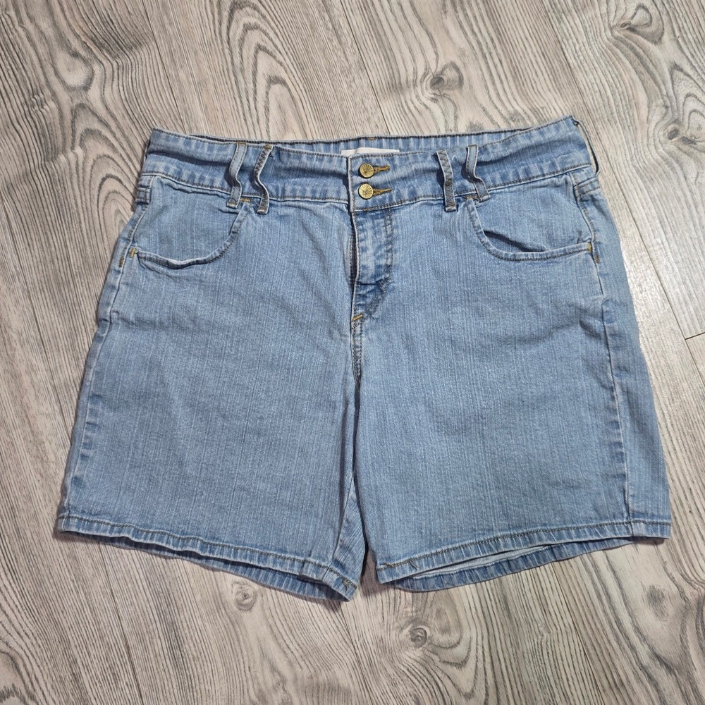 Levi Strauss Signature Women's Denim Shorts Light Wash - Size 12